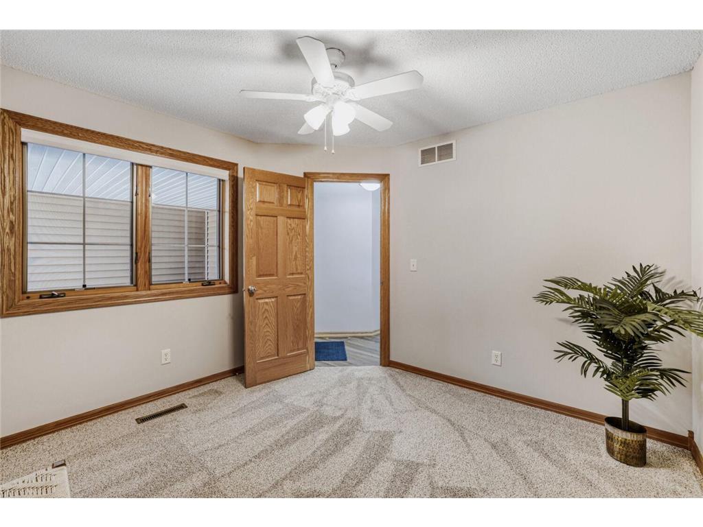 6236 Creekview Lane N Brooklyn Park MN 55443 7046490 image17