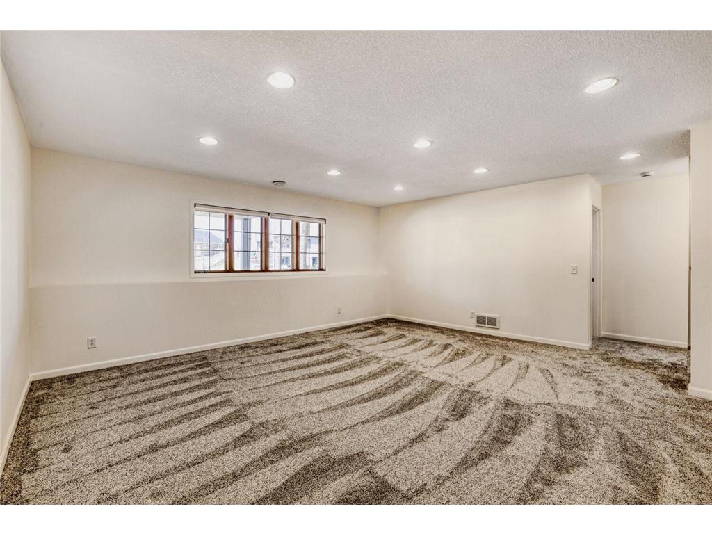 6236 Creekview Lane N Brooklyn Park MN 55443 7046490 image21