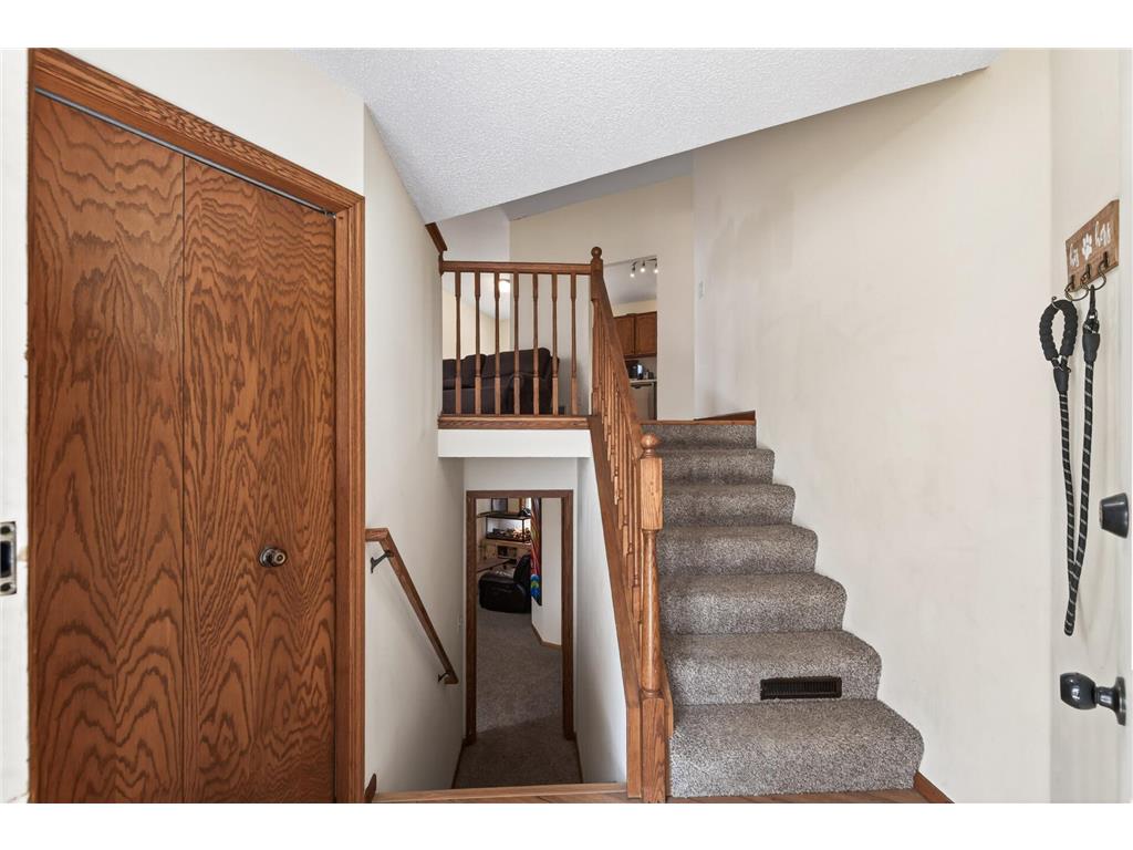 6237 Kalenda Lane NE Albertville MN 55301 7068697 image2