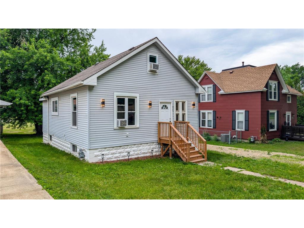 624 E Hawthorne Street Albert Lea MN 56007 7087772 image1