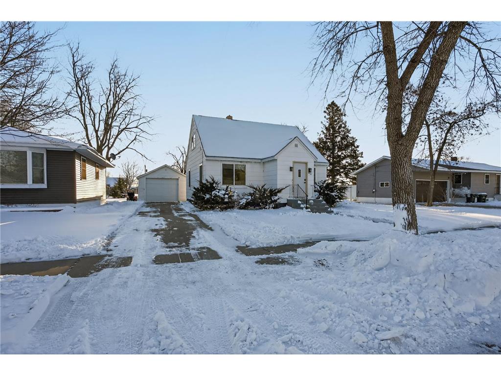 624 Martin Avenue Belgrade MN 56312 7037832 image1