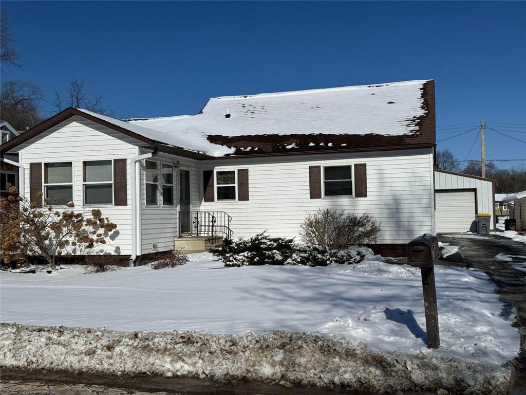 624 S 2nd Street La Crescent MN 55947 6676091 image1