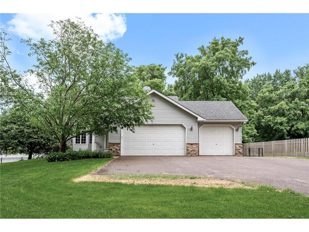 624 Stockdale Road Vadnais Heights MN 55127 6379210 image1