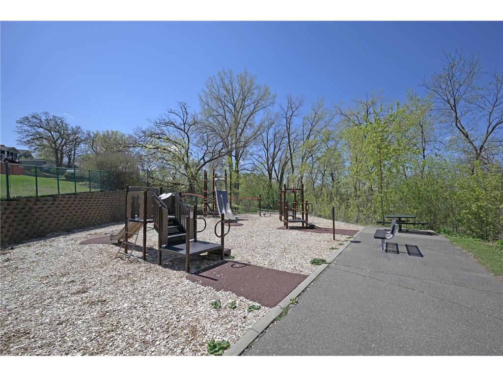 6240 Magda Drive #D Maple Grove MN 55369 7065935 image23