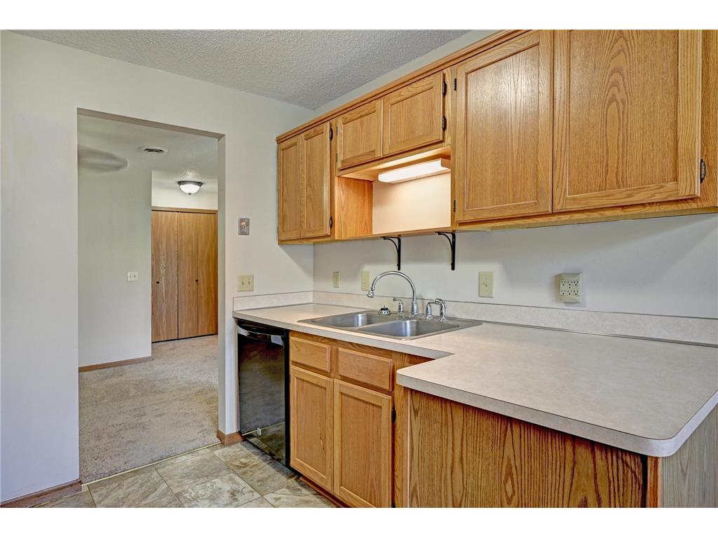 6240 Magda Drive #D Maple Grove MN 55369 7065935 image8