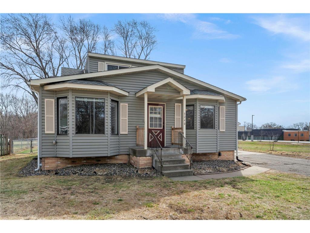 6240 W Broadway Avenue Brooklyn Park MN 55428 7047830 image2