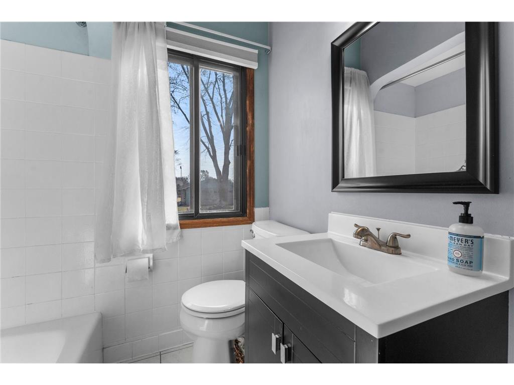 6240 W Broadway Avenue Brooklyn Park MN 55428 7047830 image20