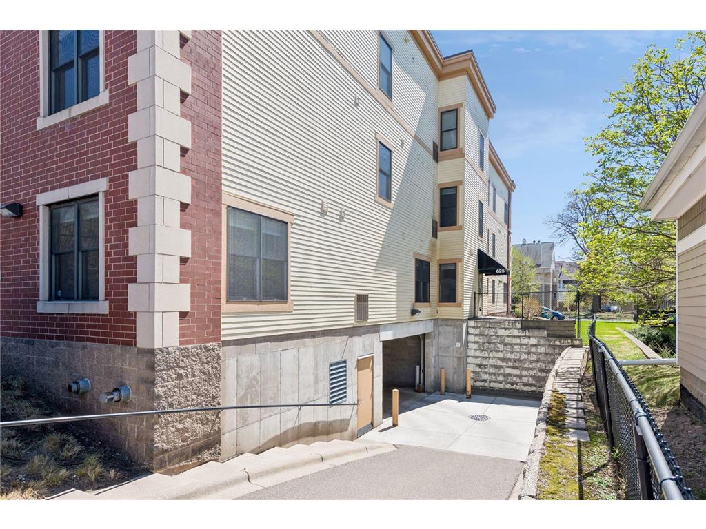 625 Dayton Avenue #4 Saint Paul MN 55104 7043230 image35