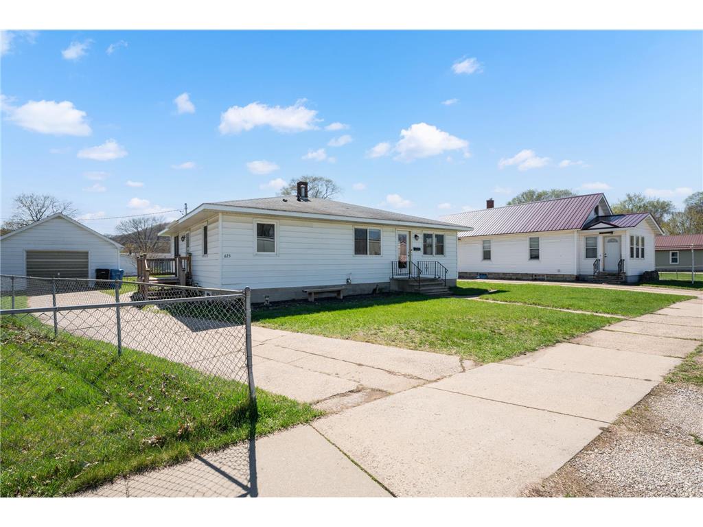 625 E Mark Street Winona MN 55987 7063932 image3