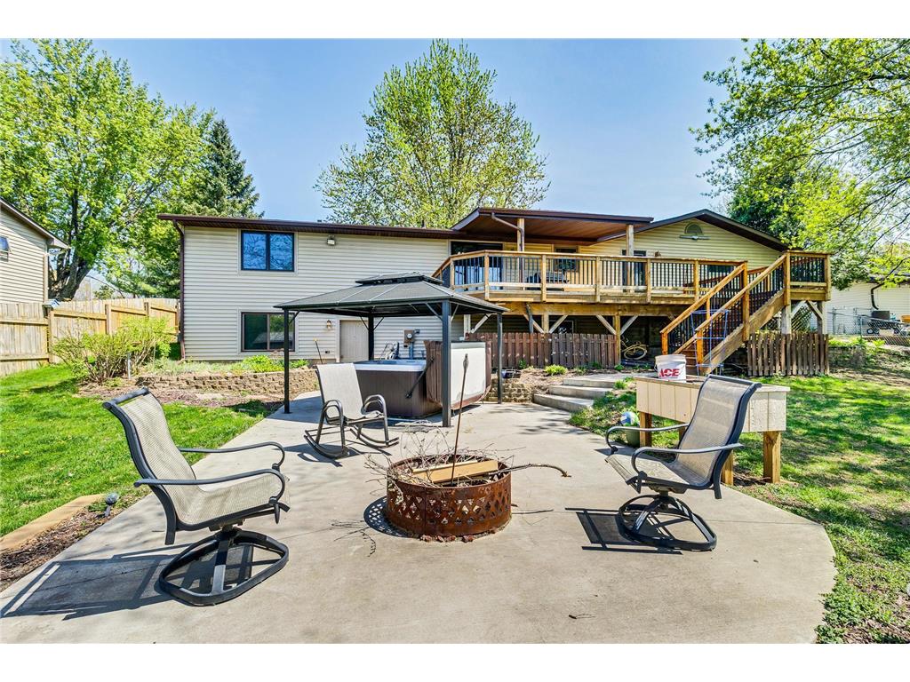 625 Field Avenue River Falls WI 54022 6717063 image1