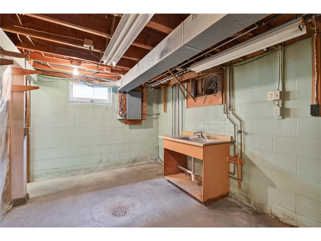 625 Jefferson Street Anoka MN 55303 7074718 image28