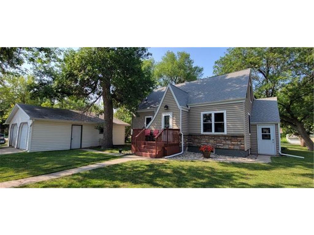 625 Lake Street, Clinton, MN, 56225 MLS 6392626 Edina Realty