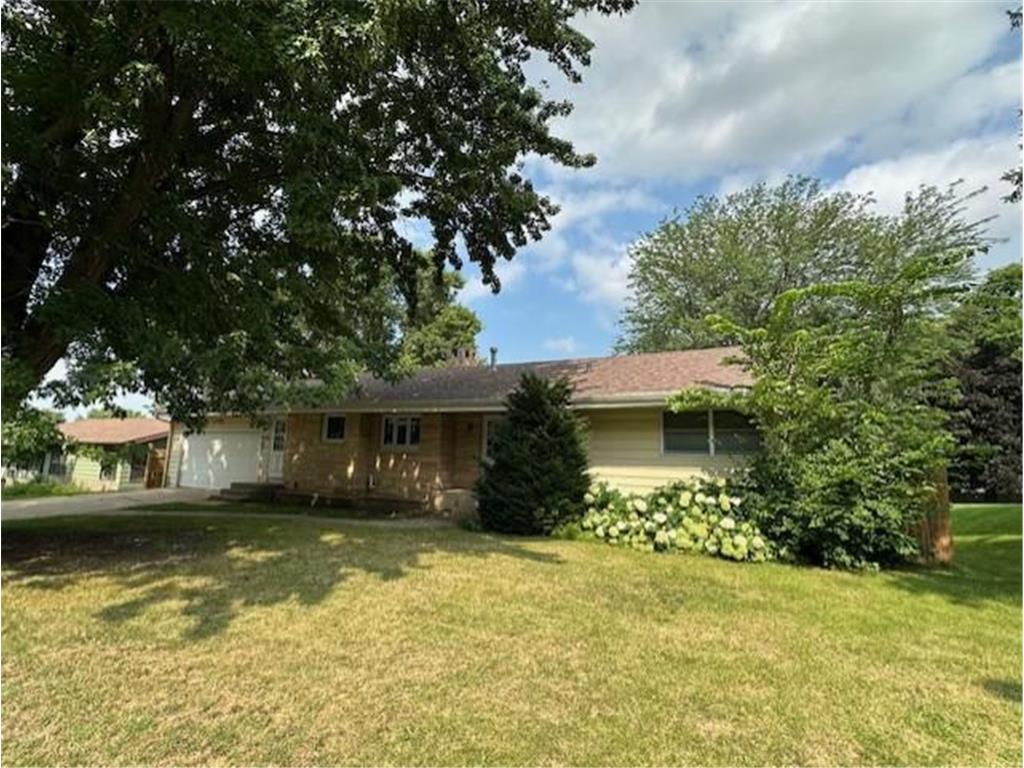 625 Olson Avenue Windom MN 56101 6494706 image1