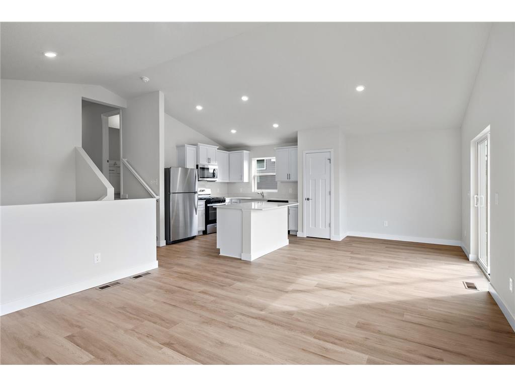 625 Redwood Loop N Cambridge MN 55008 6748333 image4