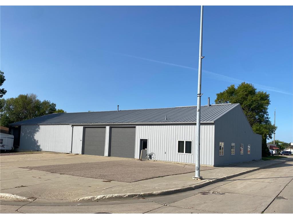 626 Oxford Street Worthington MN 56187 6481841 image1