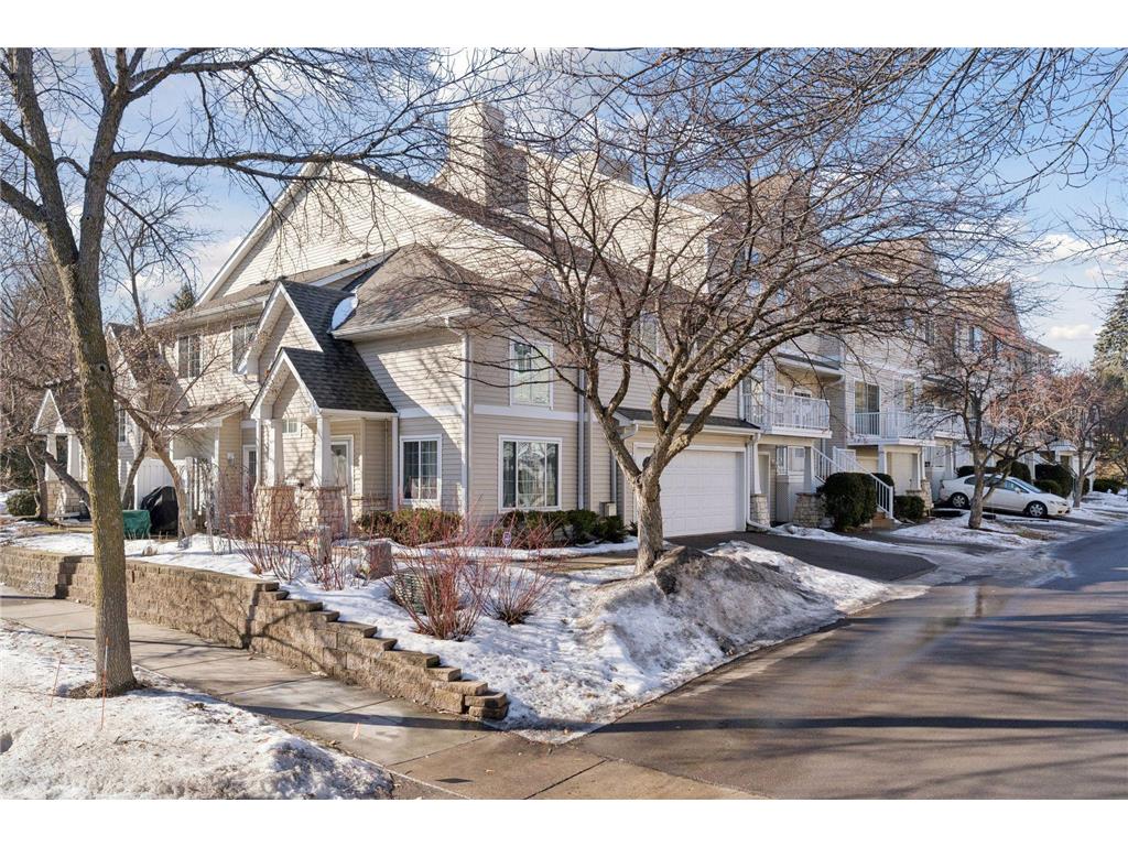 626 Willoughby Way W Minnetonka MN 55305 7012402 image1