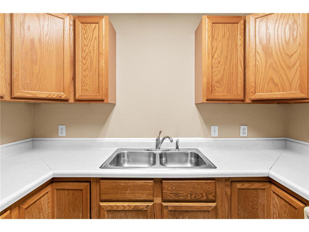 6262 7th Street N Oakdale MN 55128 7081922 image10