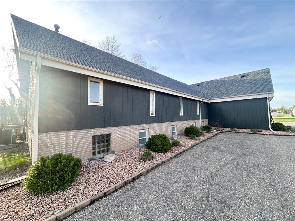627 Clary Street Worthington MN 56187 7063046 image6