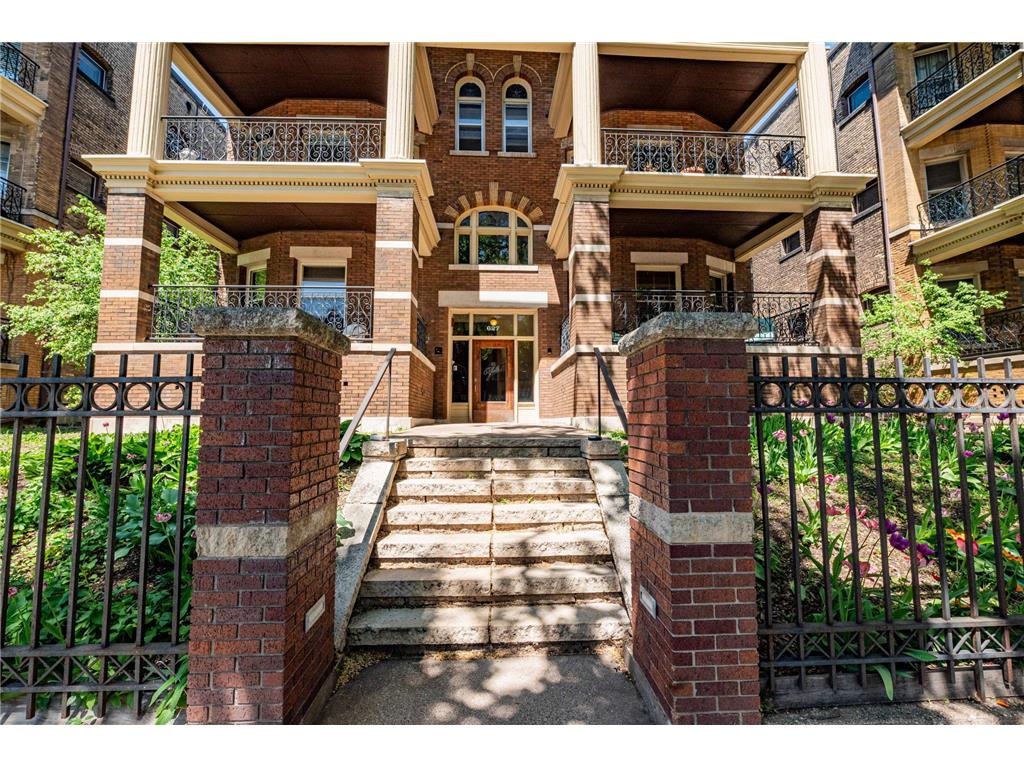 627 Grand Avenue #1 Saint Paul MN 55105 6722430 image1