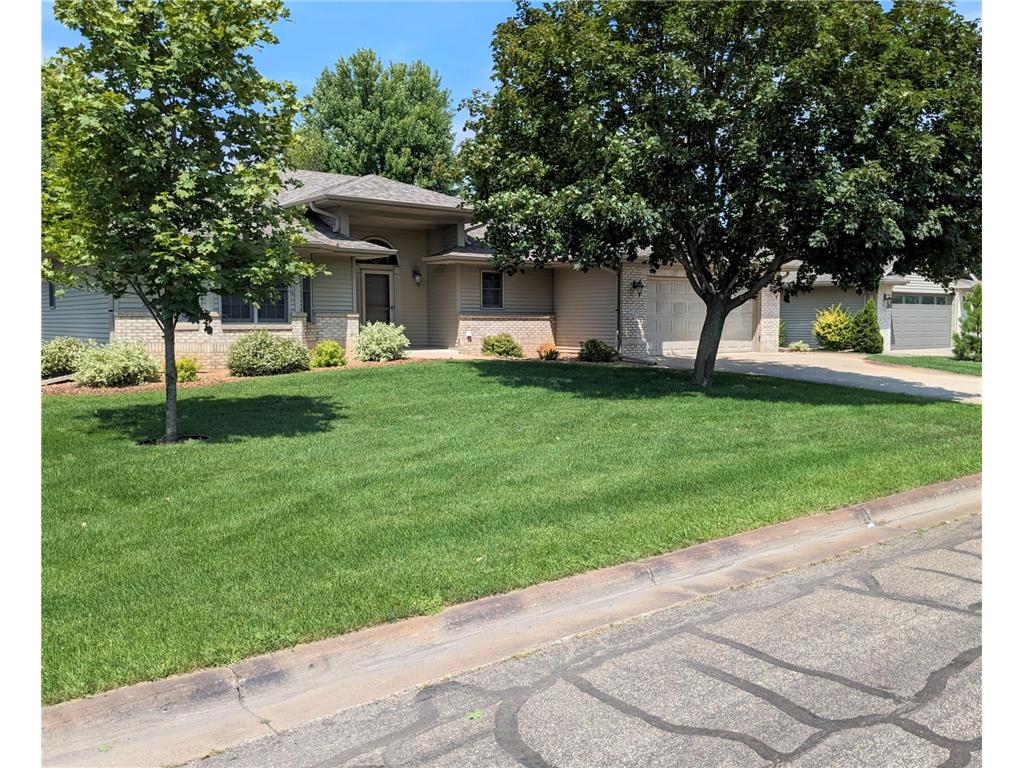 627 Jenisa Drive Saint Cloud MN 56301 6408622 image1