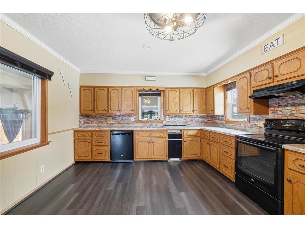 627 S Litchfield Avenue Litchfield MN 55355 7003300 image3