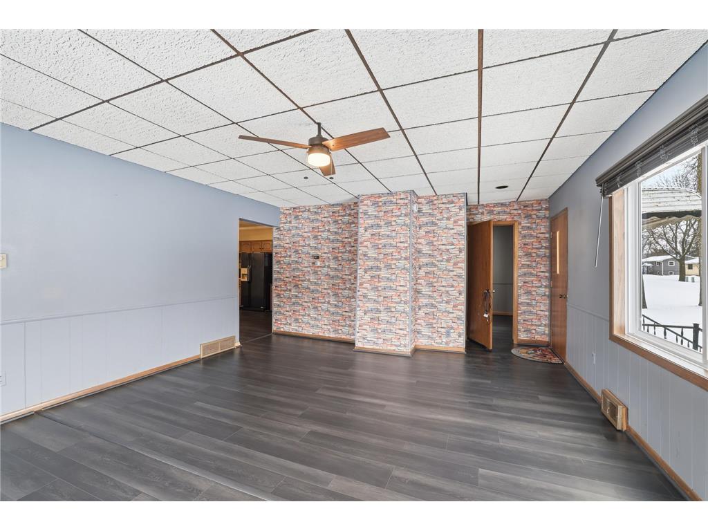 627 S Litchfield Avenue Litchfield MN 55355 7003300 image5