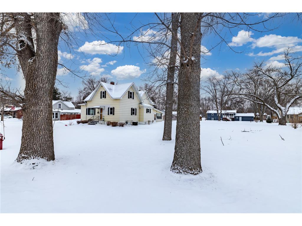 627 S Litchfield Avenue Litchfield MN 55355 7105015 image11