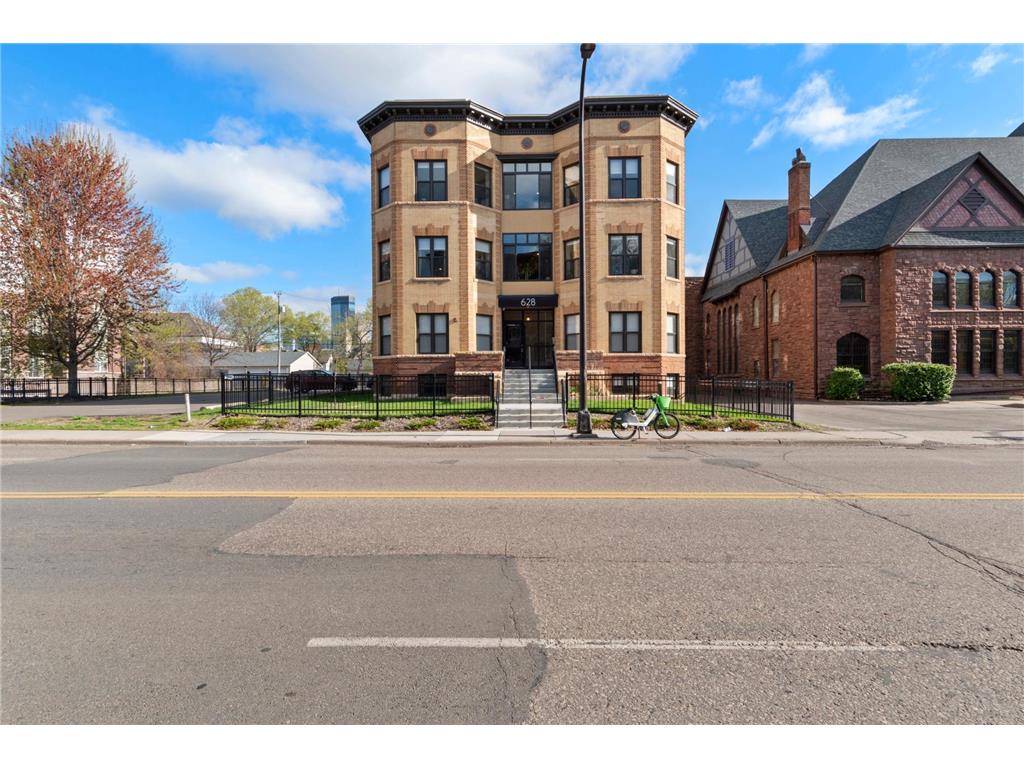 628 E Franklin Avenue #100 Minneapolis MN 55404 6741333 image1