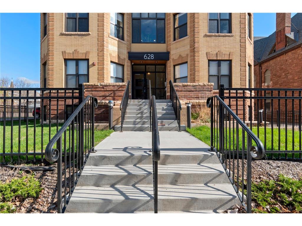 628 E Franklin Avenue #301 Minneapolis MN 55404 7024570 image2