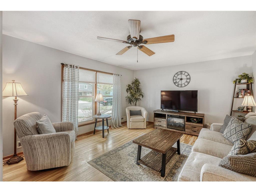 6285 137th Street W Apple Valley MN 55124 7071620 image2