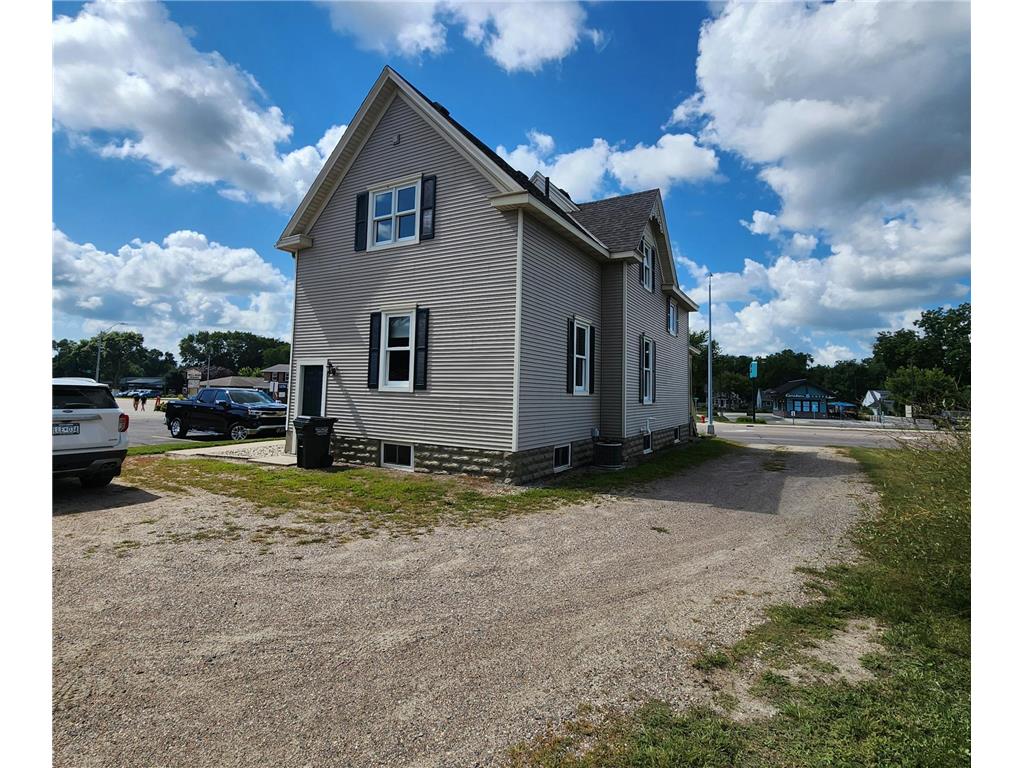 629 1st Street S Willmar MN 56201 7029591 image17