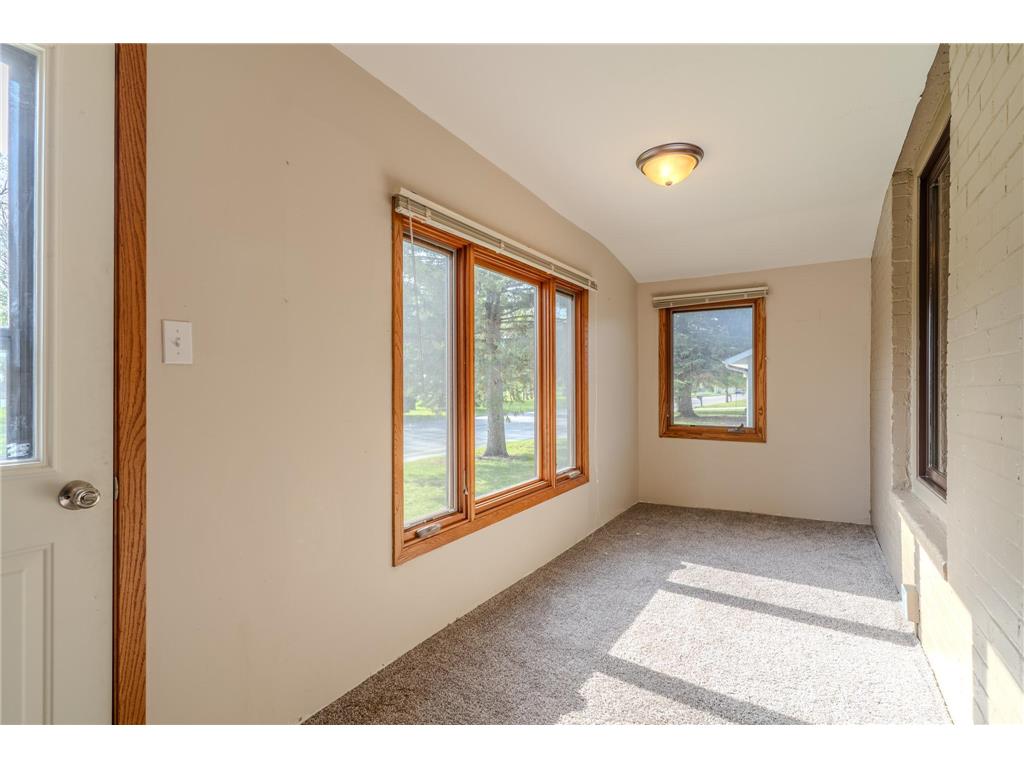 629 Barrette Street Crookston MN 56716 7078377 image2