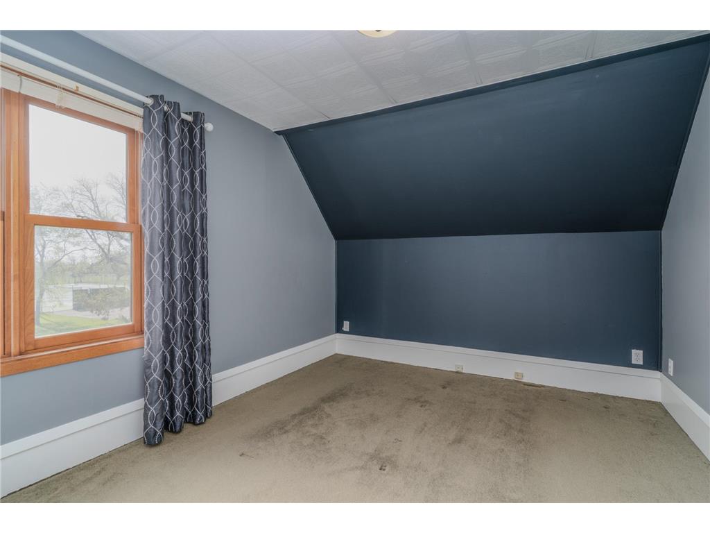 629 Barrette Street Crookston MN 56716 7078377 image22