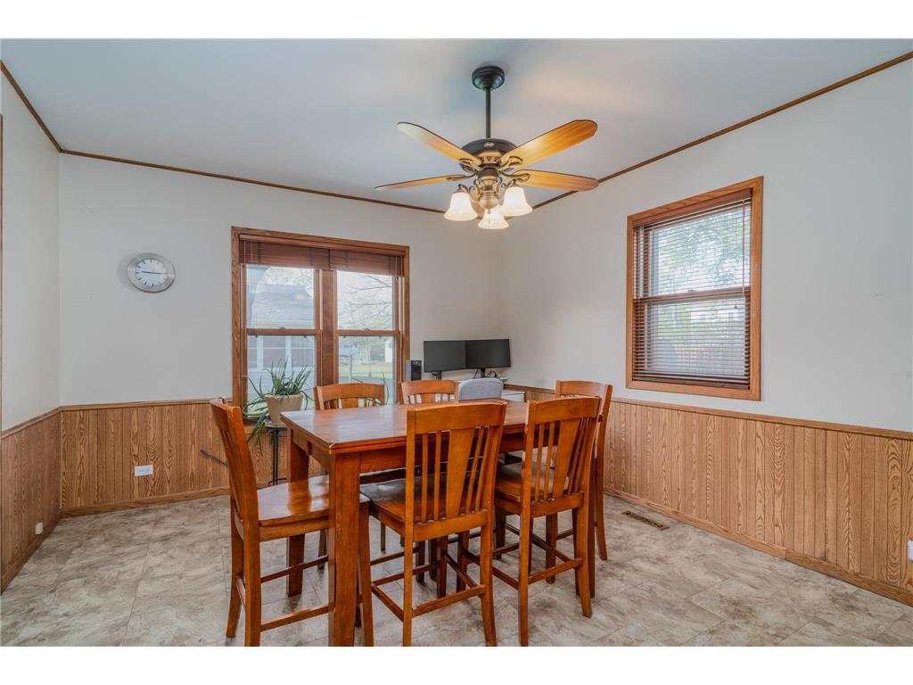 629 Barrette Street Crookston MN 56716 7078377 image6