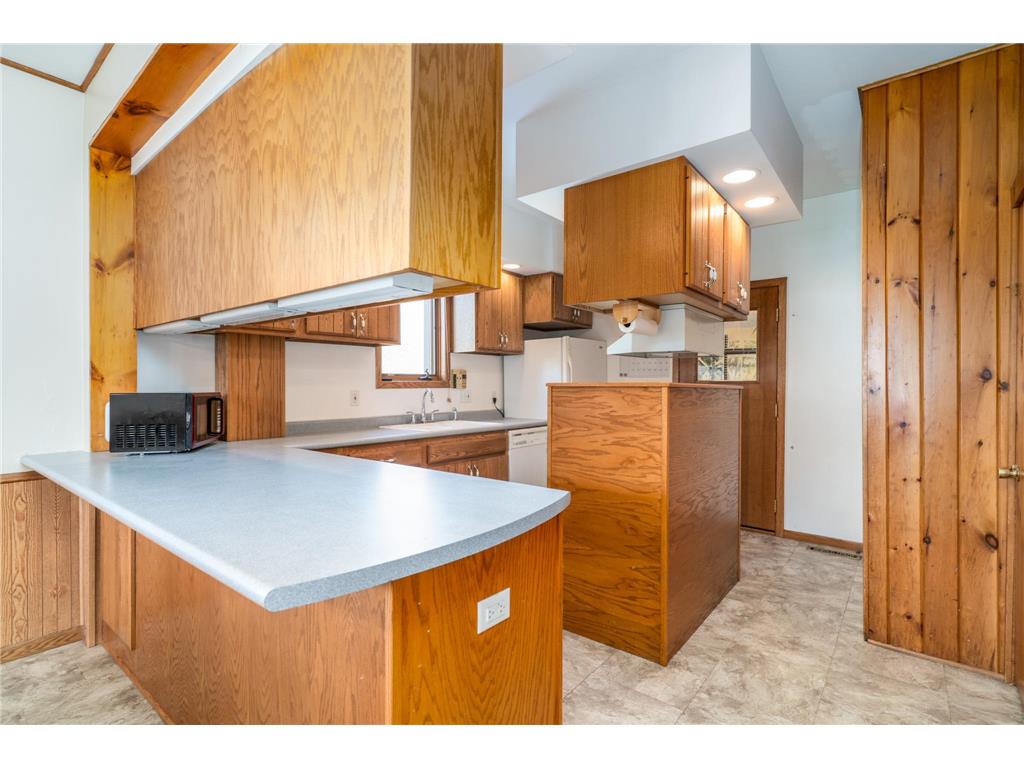 629 Barrette Street Crookston MN 56716 7078377 image8