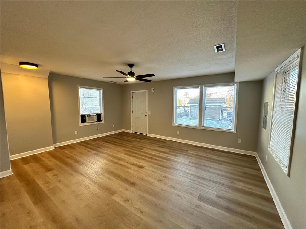 629 Oak Street SE Minneapolis MN 55414 7023096 image4