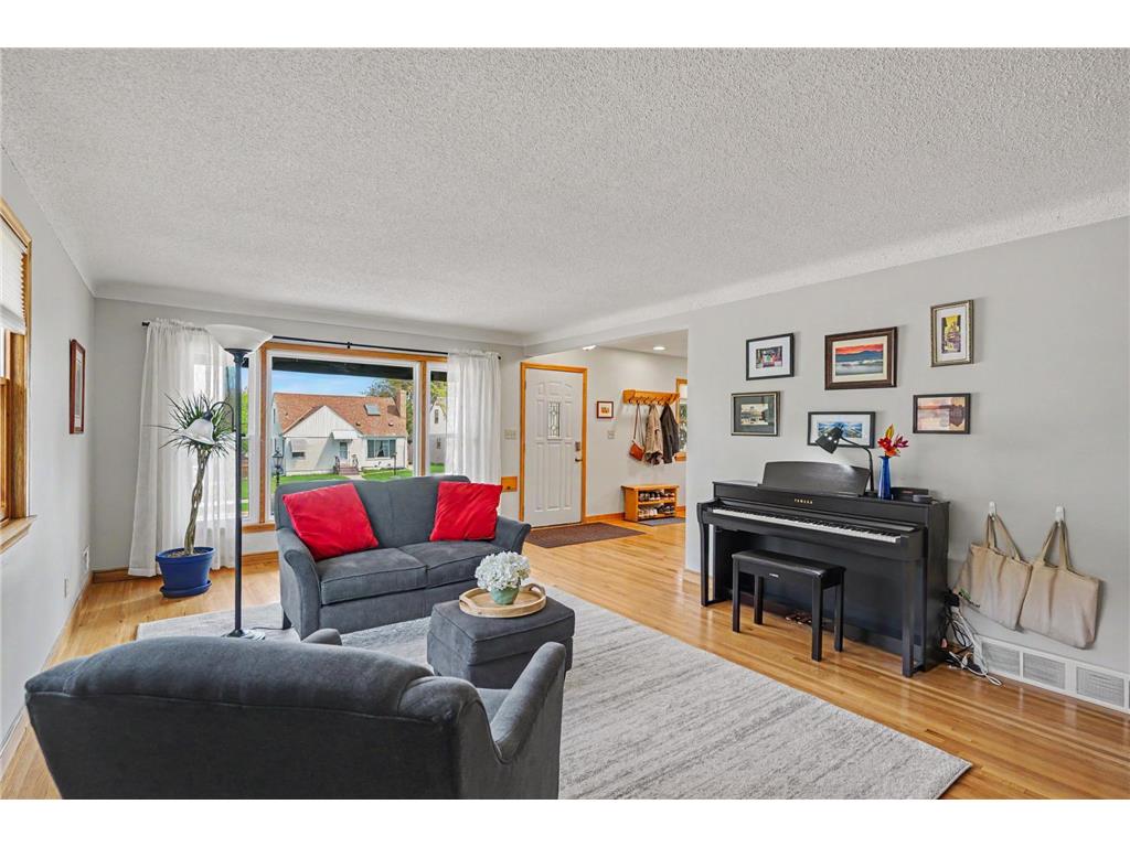 629 Saratoga Street S Saint Paul MN 55116 7064219 image4