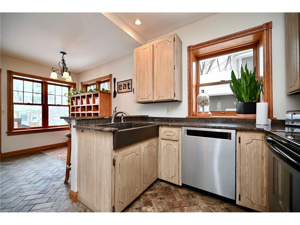 629 W King Street Winona MN 55987 7039964 image12
