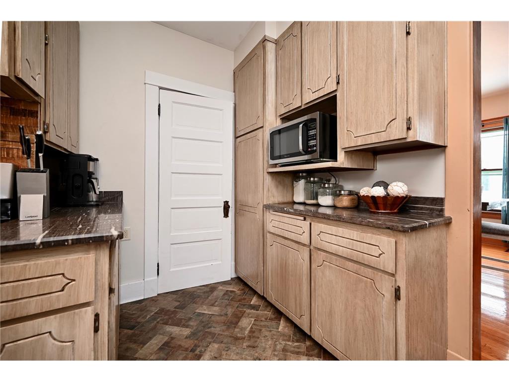629 W King Street Winona MN 55987 7039964 image13