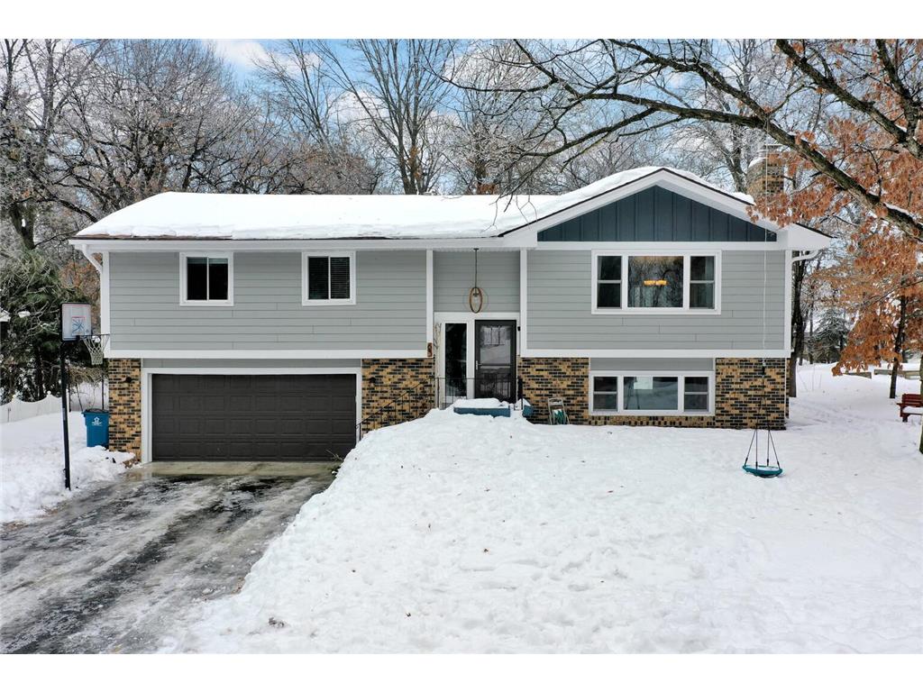 63 E Golden Lake Road Circle Pines MN 55014 - GOLDEN 6337067 image1