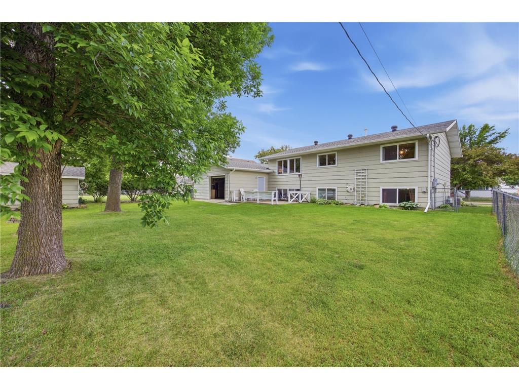 630 Appletree Lane Moorhead MN 56560 7081911 image4
