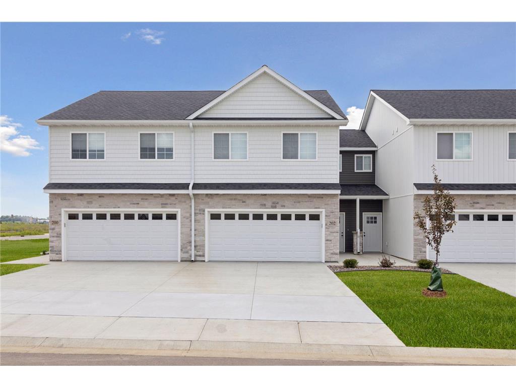 630 Franklin Street Roberts WI 54023 7001282 image1