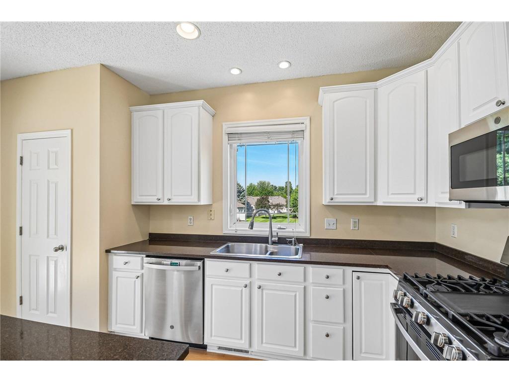 630 Sutherland Drive Woodbury MN 55129 7052500 image13