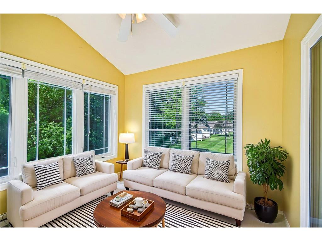 630 Sutherland Drive Woodbury MN 55129 7052500 image16