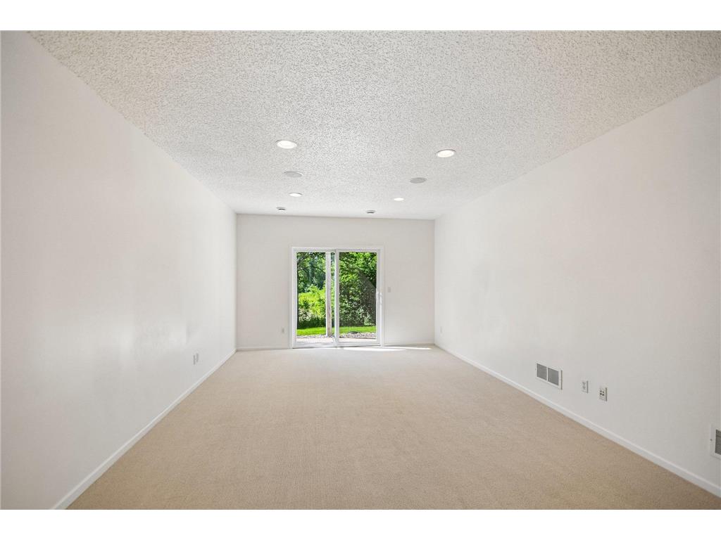 630 Sutherland Drive Woodbury MN 55129 7052500 image42