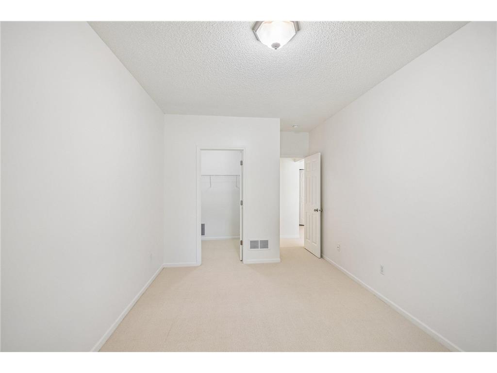 630 Sutherland Drive Woodbury MN 55129 7052500 image44