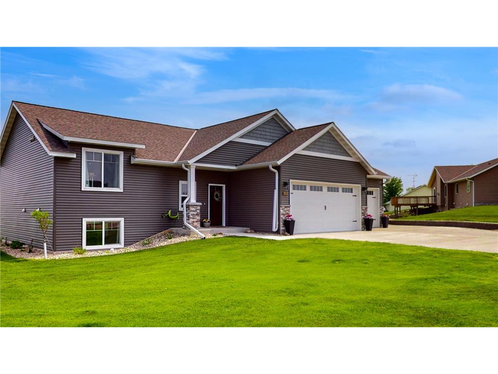 630 W River Drive New London MN 56273 6376289 image1