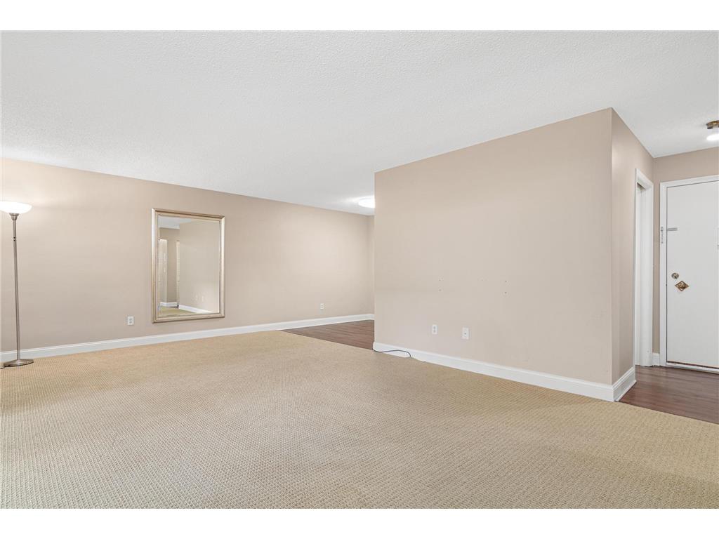 6301 York Avenue S #102 Edina MN 55435 6778971 image6