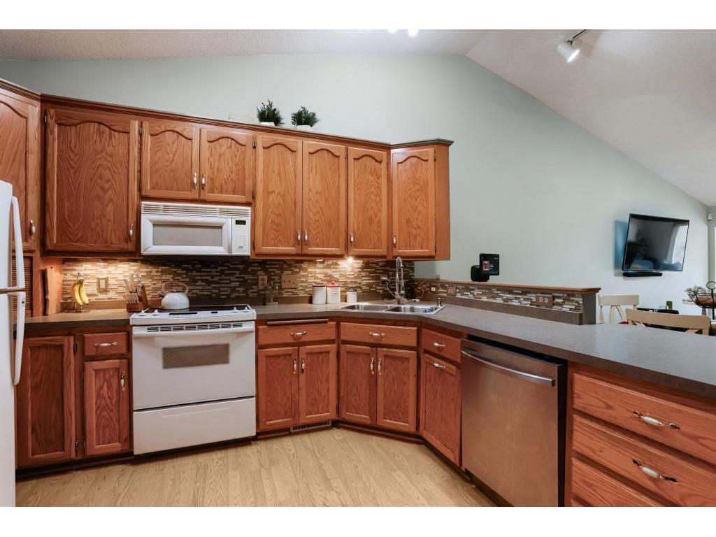 6303 Cavell Court Brooklyn Park MN 55428 7060267 image3