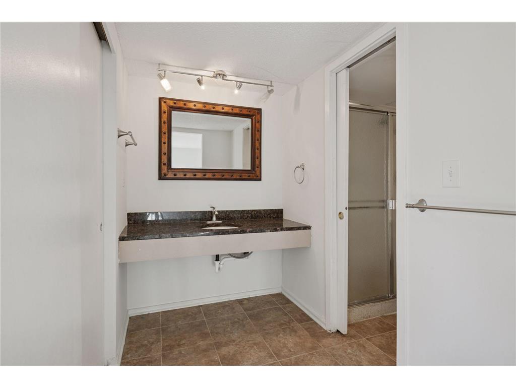 6305 Colony Way #1A Edina MN 55435 6766311 image27